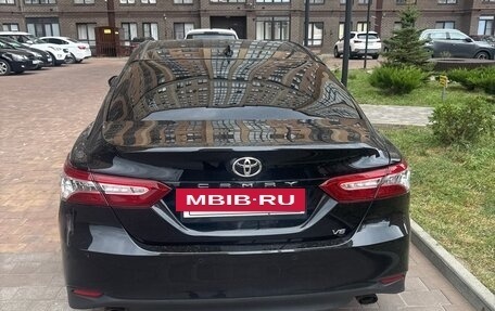 Toyota Camry, 2021 год, 2 670 000 рублей, 2 фотография