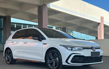 Volkswagen Golf VIII, 2022 год, 2 330 000 рублей, 7 фотография