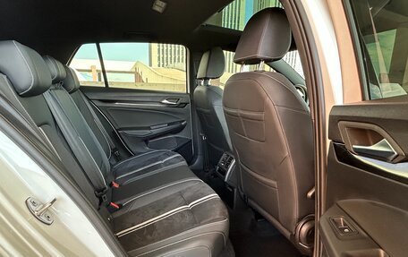 Volkswagen Golf VIII, 2022 год, 2 330 000 рублей, 23 фотография