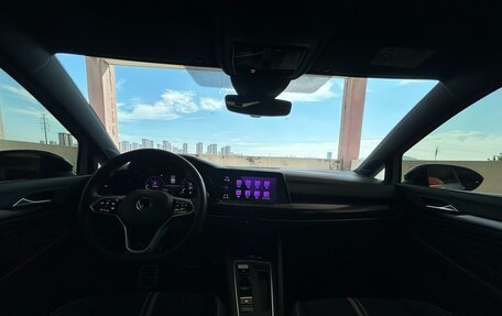 Volkswagen Golf VIII, 2022 год, 2 330 000 рублей, 39 фотография