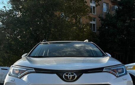 Toyota RAV4, 2017 год, 3 500 000 рублей, 13 фотография
