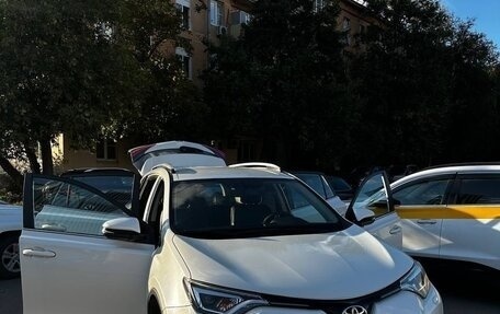 Toyota RAV4, 2017 год, 3 500 000 рублей, 17 фотография