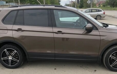 Volkswagen Tiguan II, 2020 год, 2 350 000 рублей, 2 фотография