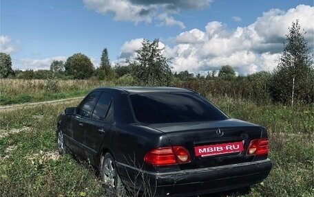 Mercedes-Benz E-Класс, 1996 год, 320 000 рублей, 4 фотография