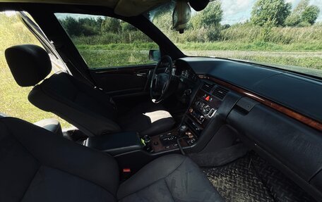 Mercedes-Benz E-Класс, 1996 год, 320 000 рублей, 8 фотография