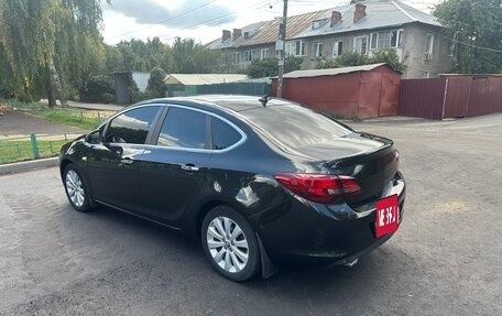 Opel Astra J, 2013 год, 750 000 рублей, 4 фотография