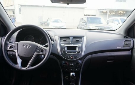 Hyundai Solaris II рестайлинг, 2015 год, 1 068 000 рублей, 12 фотография