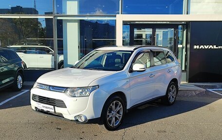 Mitsubishi Outlander III рестайлинг 3, 2013 год, 1 469 000 рублей, 1 фотография
