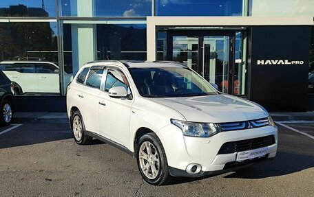 Mitsubishi Outlander III рестайлинг 3, 2013 год, 1 469 000 рублей, 3 фотография