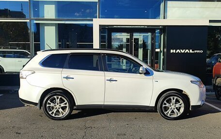Mitsubishi Outlander III рестайлинг 3, 2013 год, 1 469 000 рублей, 4 фотография
