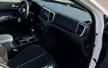 KIA Sportage IV рестайлинг, 2020 год, 2 050 000 рублей, 4 фотография
