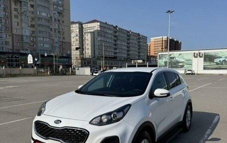 KIA Sportage IV рестайлинг, 2020 год, 2 050 000 рублей, 3 фотография