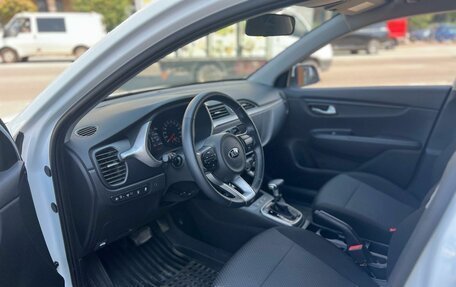 KIA Rio IV, 2020 год, 1 570 000 рублей, 9 фотография