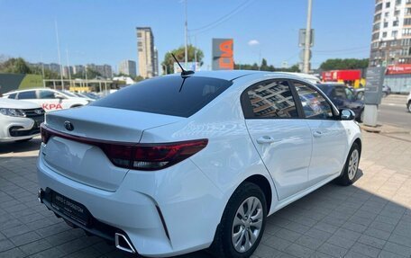 KIA Rio IV, 2020 год, 1 570 000 рублей, 5 фотография