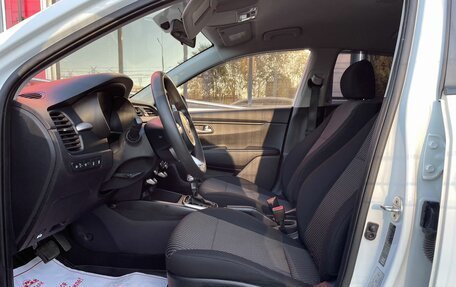 KIA Rio IV, 2018 год, 1 349 000 рублей, 8 фотография