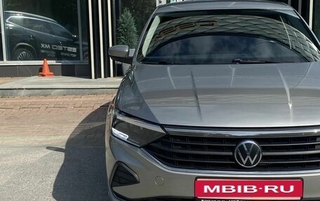 Volkswagen Polo VI (EU Market), 2021 год, 1 375 000 рублей, 3 фотография