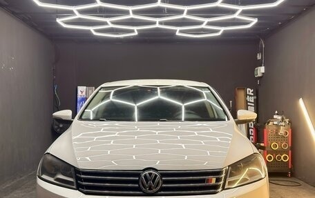 Volkswagen Passat B7, 2013 год, 1 000 000 рублей, 2 фотография