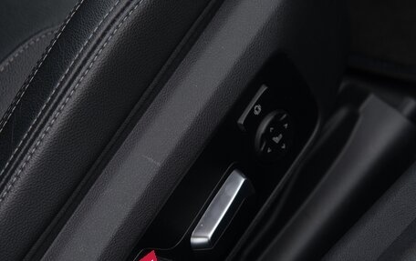 BMW 3 серия, 2018 год, 2 650 000 рублей, 15 фотография