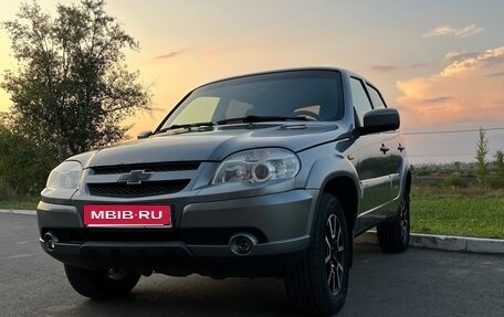 Chevrolet Niva I рестайлинг, 2017 год, 680 000 рублей, 2 фотография