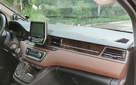 Hyundai Grand Starex Grand Starex I рестайлинг 2, 2019 год, 4 300 000 рублей, 12 фотография