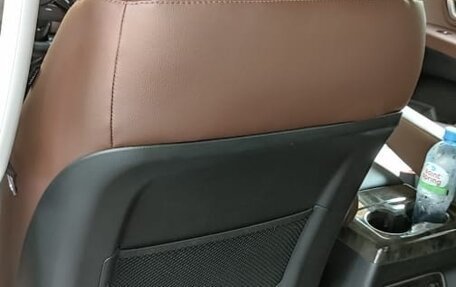 Hyundai Grand Starex Grand Starex I рестайлинг 2, 2019 год, 4 300 000 рублей, 15 фотография