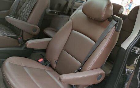 Hyundai Grand Starex Grand Starex I рестайлинг 2, 2019 год, 4 300 000 рублей, 8 фотография