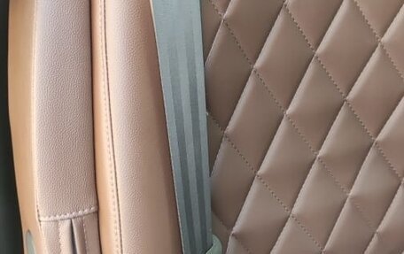 Hyundai Grand Starex Grand Starex I рестайлинг 2, 2019 год, 4 300 000 рублей, 18 фотография