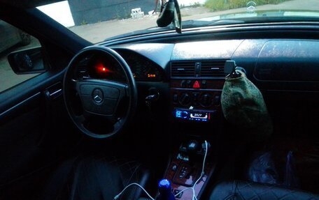 Mercedes-Benz C-Класс, 1997 год, 570 000 рублей, 3 фотография