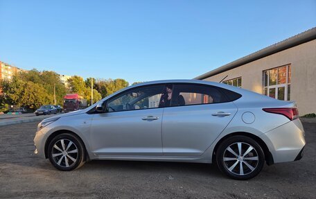 Hyundai Solaris II рестайлинг, 2017 год, 1 150 000 рублей, 8 фотография