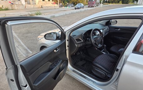 Hyundai Solaris II рестайлинг, 2017 год, 1 150 000 рублей, 17 фотография