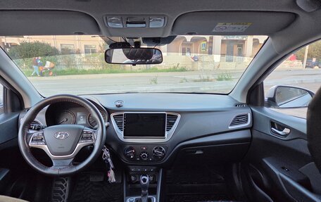 Hyundai Solaris II рестайлинг, 2017 год, 1 150 000 рублей, 19 фотография