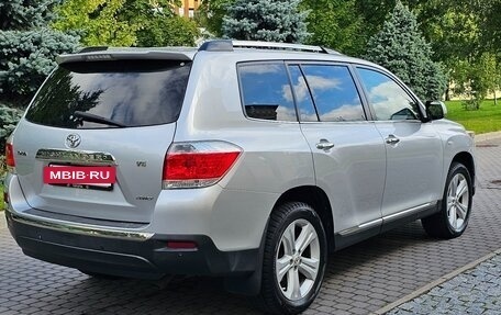 Toyota Highlander III, 2011 год, 1 799 000 рублей, 3 фотография