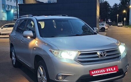 Toyota Highlander III, 2011 год, 1 799 000 рублей, 21 фотография