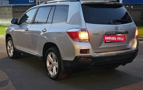 Toyota Highlander III, 2011 год, 1 799 000 рублей, 23 фотография