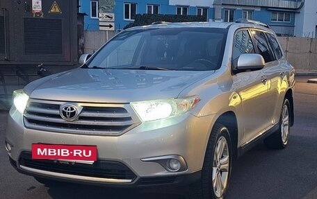 Toyota Highlander III, 2011 год, 1 799 000 рублей, 22 фотография