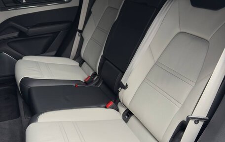 Porsche Cayenne III, 2025 год, 20 900 000 рублей, 30 фотография