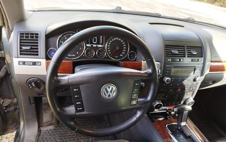 Volkswagen Touareg III, 2006 год, 900 000 рублей, 24 фотография