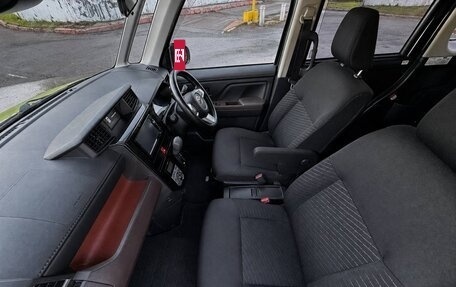 Toyota Roomy I, 2016 год, 1 100 000 рублей, 3 фотография