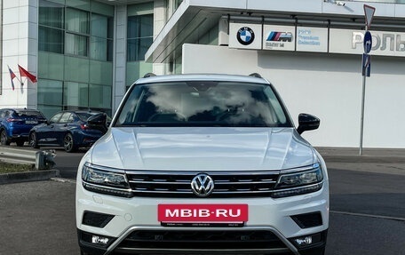 Volkswagen Tiguan II, 2020 год, 3 097 000 рублей, 2 фотография