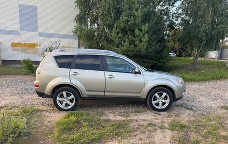 Mitsubishi Outlander III рестайлинг 3, 2007 год, 910 000 рублей, 7 фотография