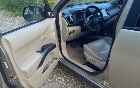 Mitsubishi Outlander III рестайлинг 3, 2007 год, 910 000 рублей, 8 фотография