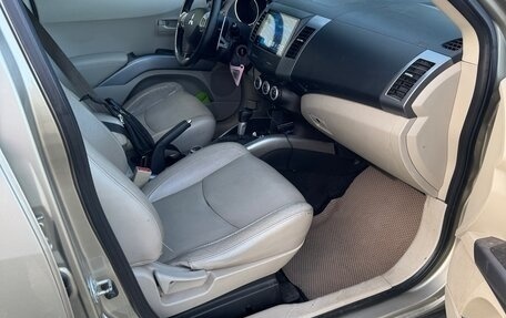 Mitsubishi Outlander III рестайлинг 3, 2007 год, 910 000 рублей, 9 фотография