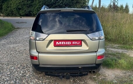 Mitsubishi Outlander III рестайлинг 3, 2007 год, 910 000 рублей, 5 фотография