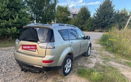 Mitsubishi Outlander III рестайлинг 3, 2007 год, 910 000 рублей, 6 фотография