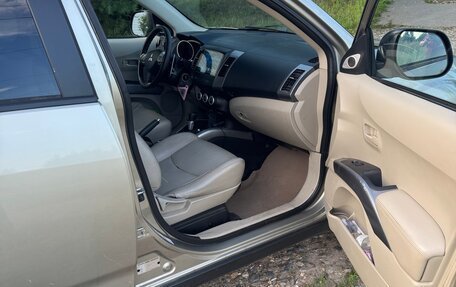 Mitsubishi Outlander III рестайлинг 3, 2007 год, 910 000 рублей, 10 фотография