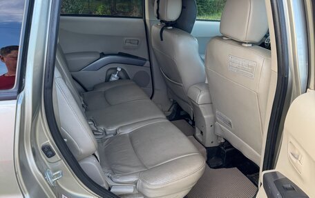 Mitsubishi Outlander III рестайлинг 3, 2007 год, 910 000 рублей, 11 фотография