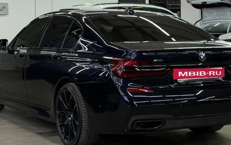 BMW 7 серия, 2015 год, 2 800 000 рублей, 4 фотография