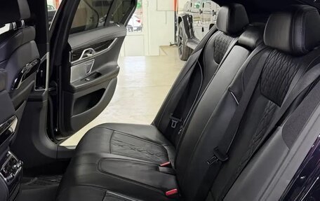 BMW 7 серия, 2015 год, 2 800 000 рублей, 11 фотография