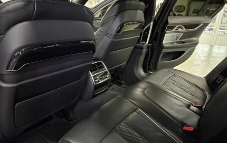 BMW 7 серия, 2015 год, 2 800 000 рублей, 10 фотография