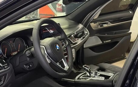 BMW 7 серия, 2015 год, 2 800 000 рублей, 19 фотография